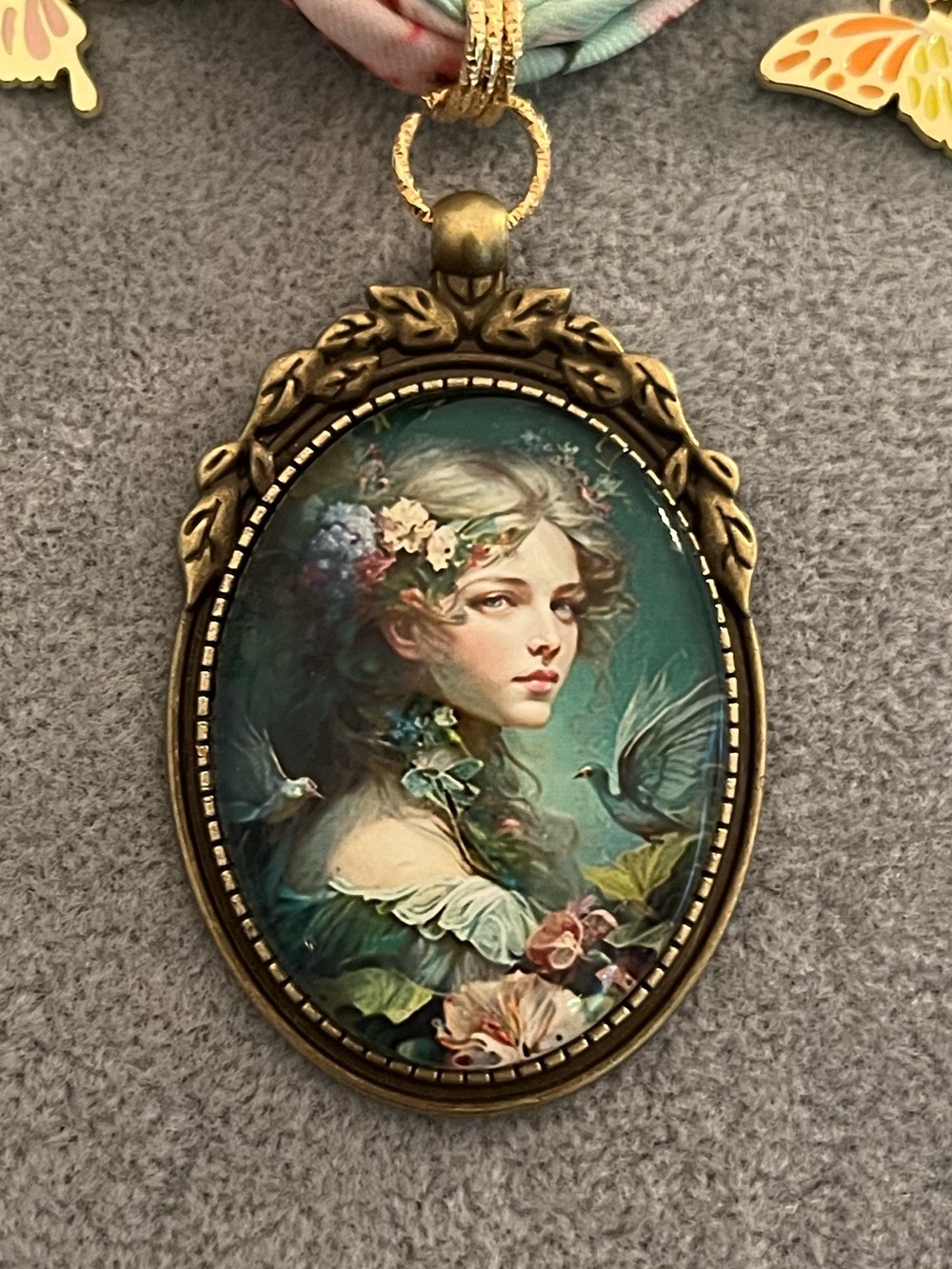 Boho Vintage Scarf Necklace in Floral Mint Green with Beautiful Cameo